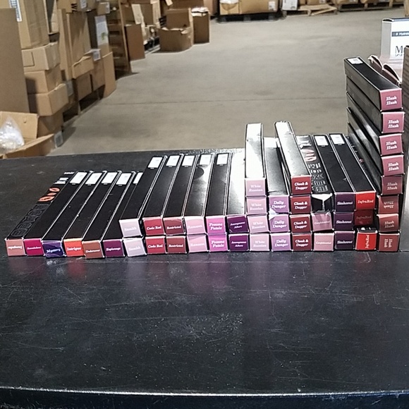 Buxom plump and define lipliner - Picture 3 of 4